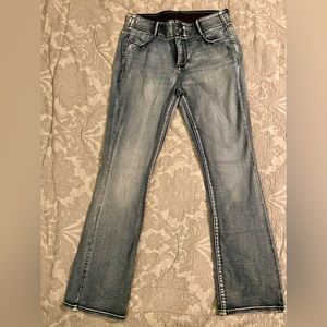 Apt 9 Women’s Jeans. Size 12 hidden slimming panel jeans. Bootcut